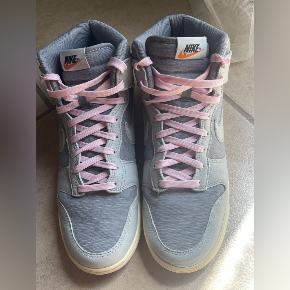 Nike Dunk High Retro
Premium